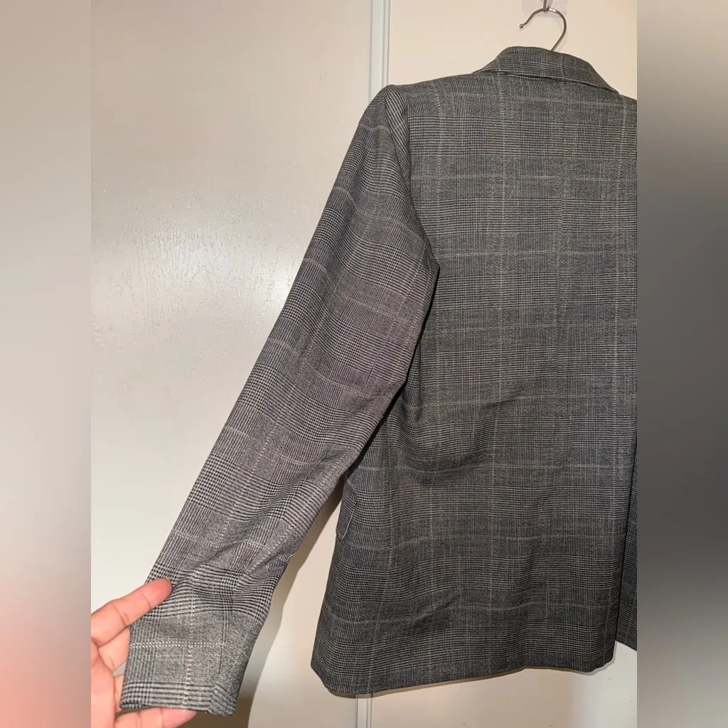 H&M Black and White Patterned Blazer - Image 3
