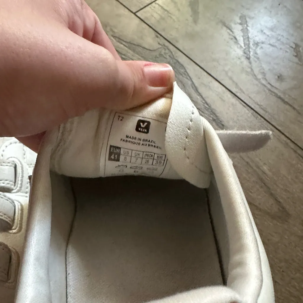 Veja Recife Metallic Rose Sneaker EU 41 - Image 4