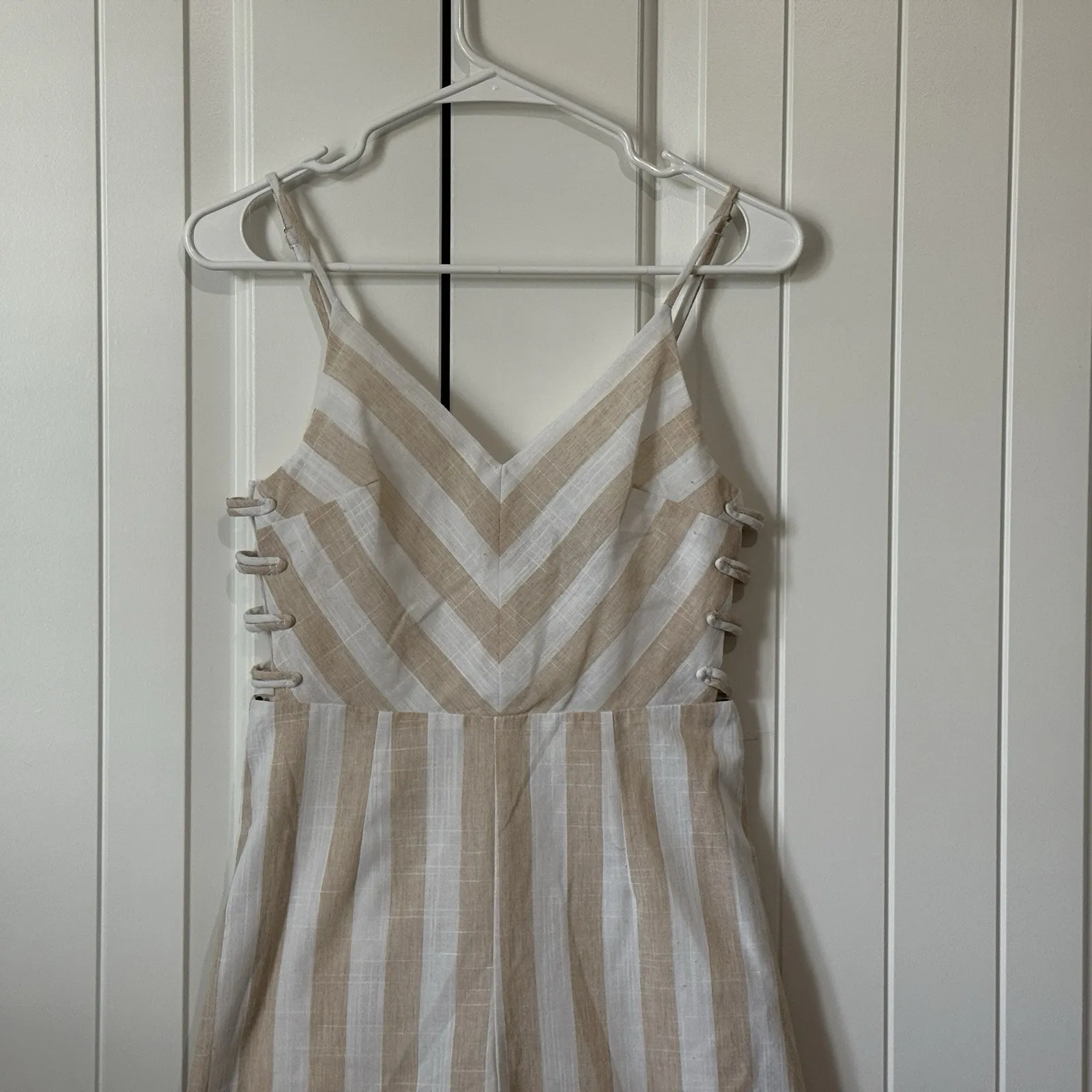 FOREVER 21 Wide Leg Jumpsuit Side Cutouts Cream Taupe Stripe Small - Image 3