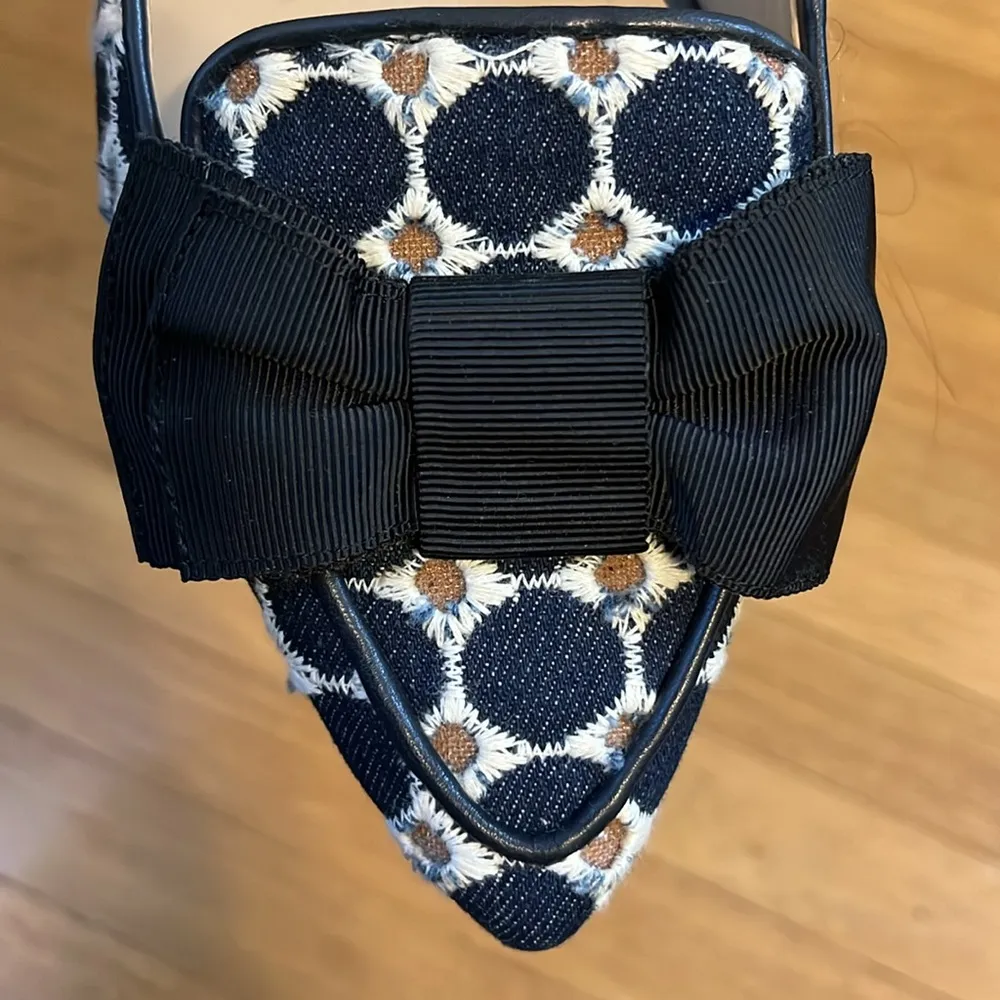 Ann Taylor flats in size 9 1/2 - Image 6