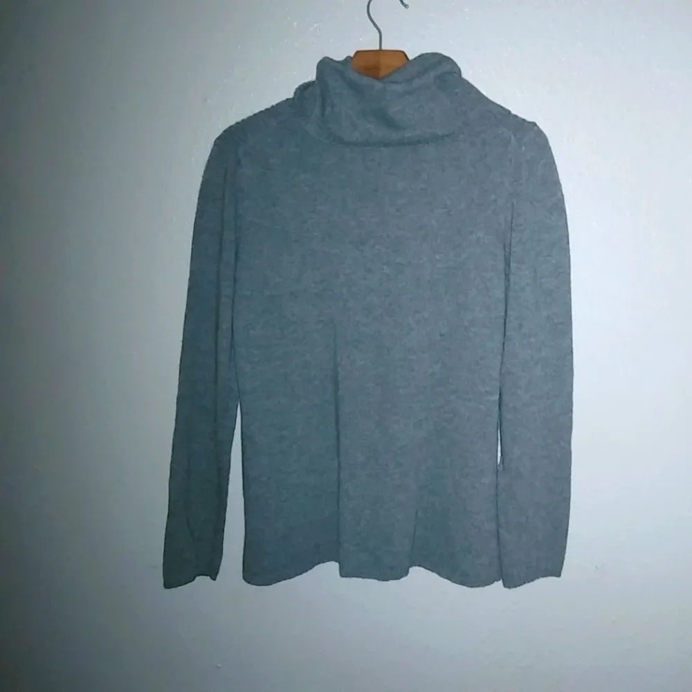 Banana Republic L Luxury Cashmere Blend Ribbed Pullover Turtleneck Sweater Gray - Image 4