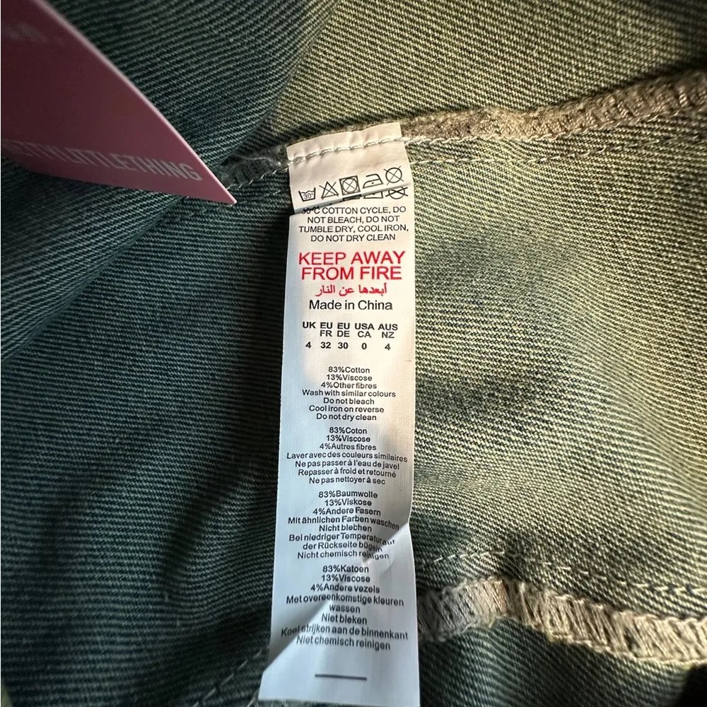 NWT PrettyLittleThing Green Tint Vintage Wash Low Rise Denim Mini Skirt Size 0 - Image 12