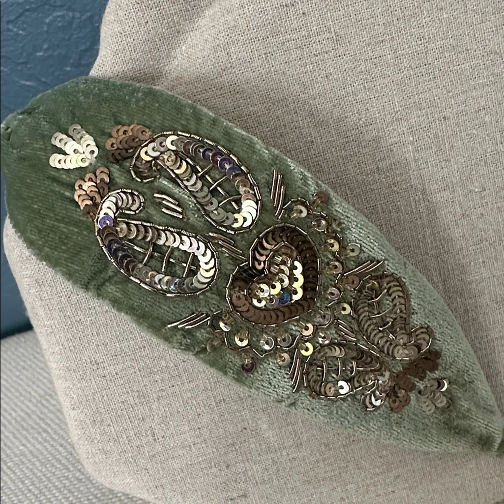 Embroidered Green velvet Headband - Image 3