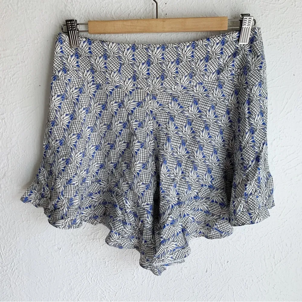 Anthropologie Maeve Pineapple Print Flutter Shorts Sz 2 - Image 3