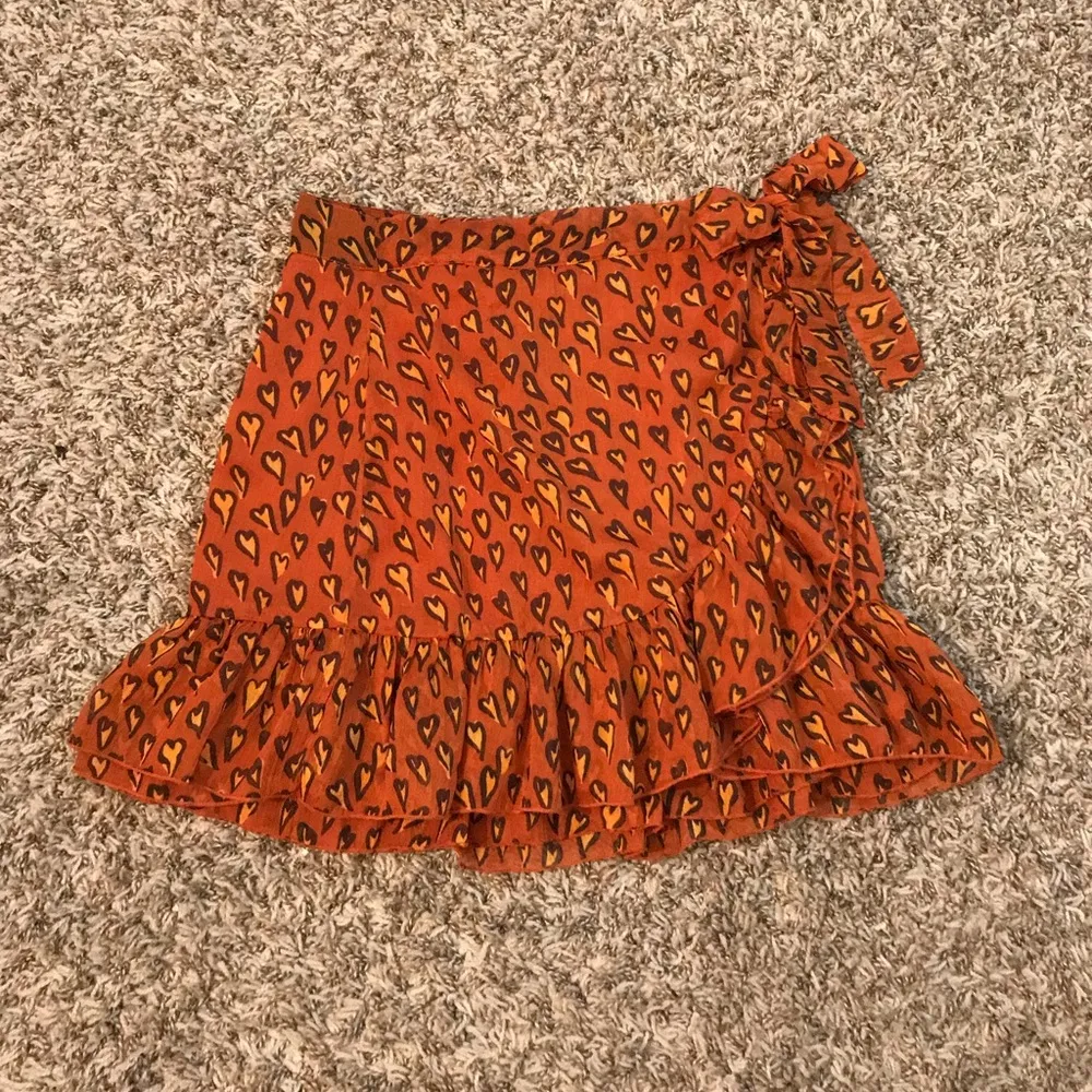 Urban Outfitters heart print, bow tie side, ruffle mini skirt - Image 2