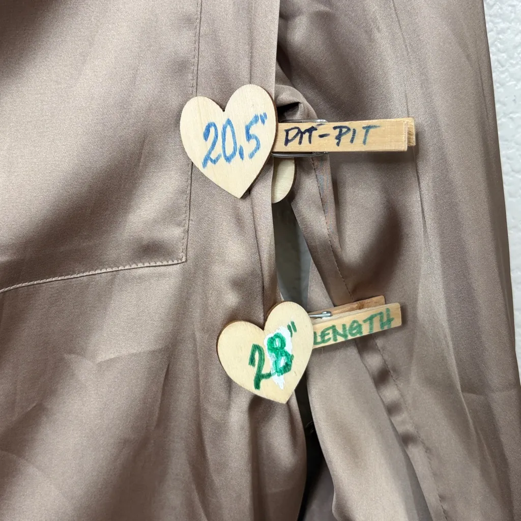 Joseph Ribkoff NWT Women's Taupe Career Satin Button Down Blouse MED - Image 9