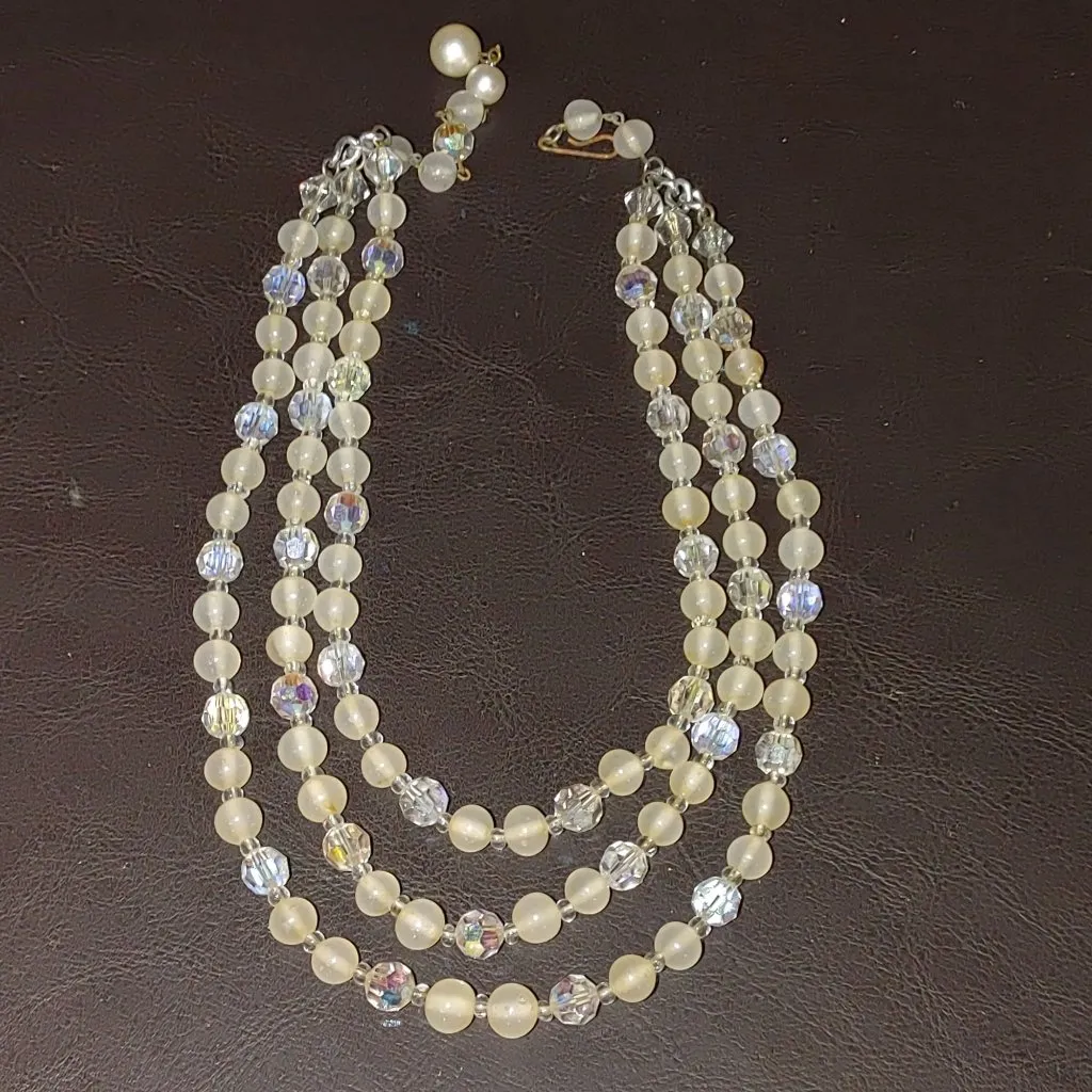 Multi Strand Necklace Aurora Borealis Vintage 3 Strand Crystal Glass Faux Pearl White Size 12 - Image 9