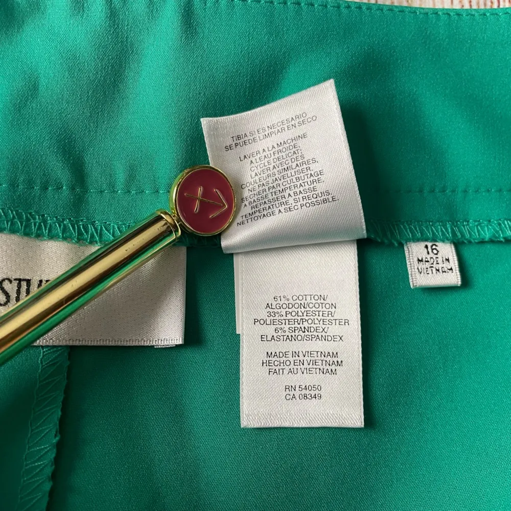 Dressbarn Jones Studio Women Shorts Green Casual Size 16 NWT - Image 8