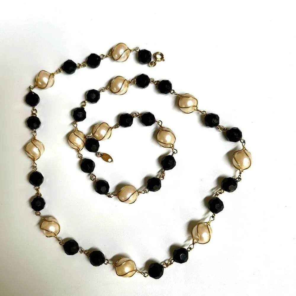 Trifari  cream  Faux Pearl Gold Tone black beaded long vintage necklace - Image 3