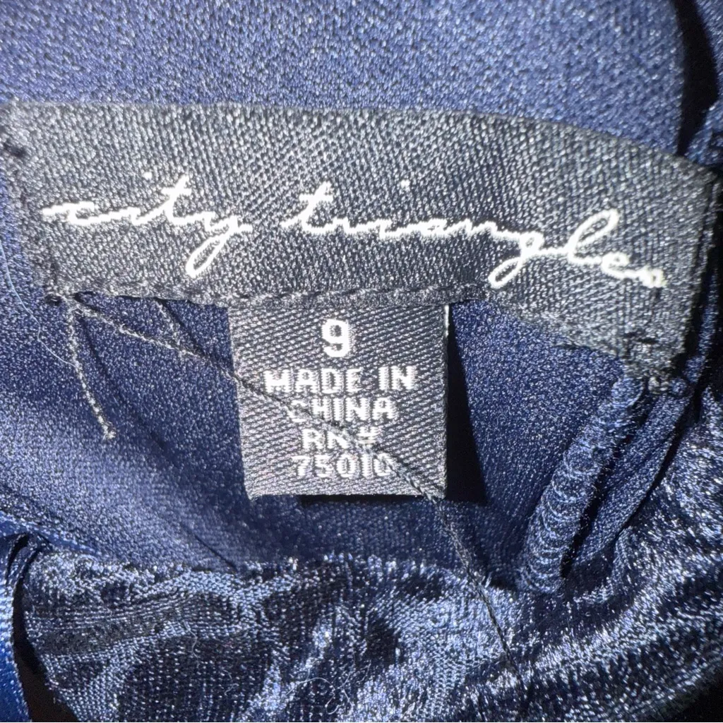 Elegant Navy Velvet Backless Fit & Flare Dress Winter Formal Christmas Wedding Blue Size undefined - Image 7