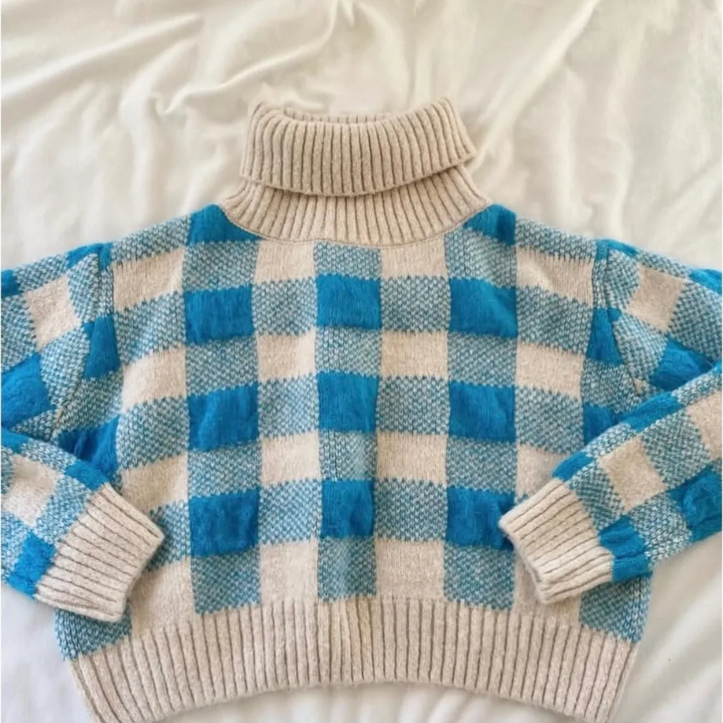 blue and beige cream knit gingham Subdued sweater medium - Image 2