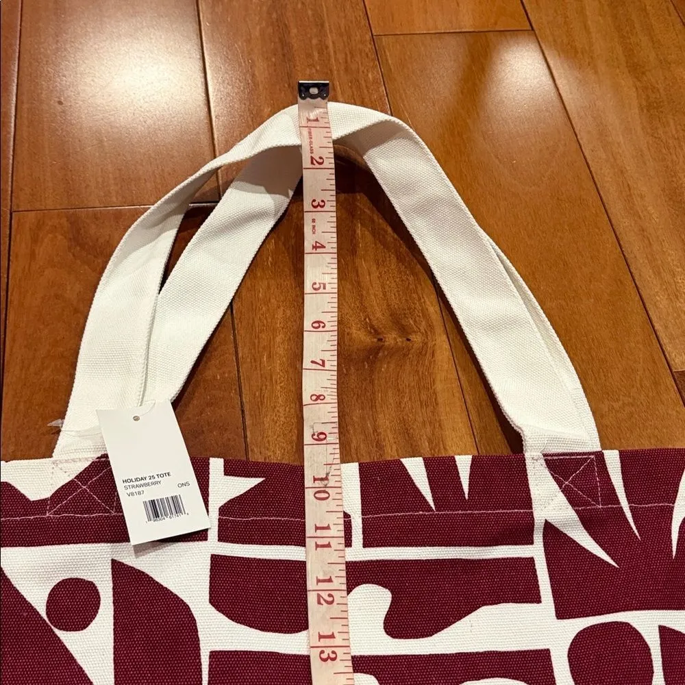 NWT Vuori Holiday Bag Strawberry - Limited Edition - Image 8