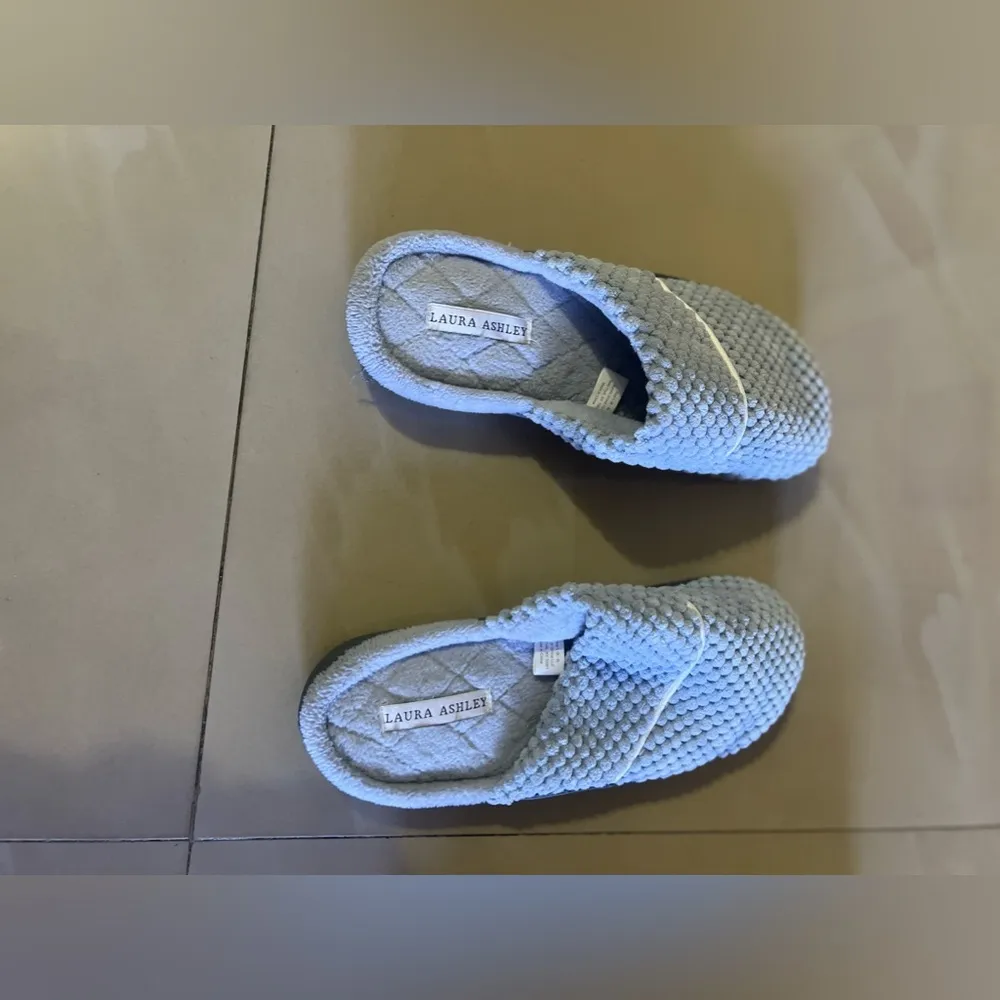 Laura Ashley Memory Foam Slippers  Blue Size Lg 8-9 Indoor Shoes - Image 14