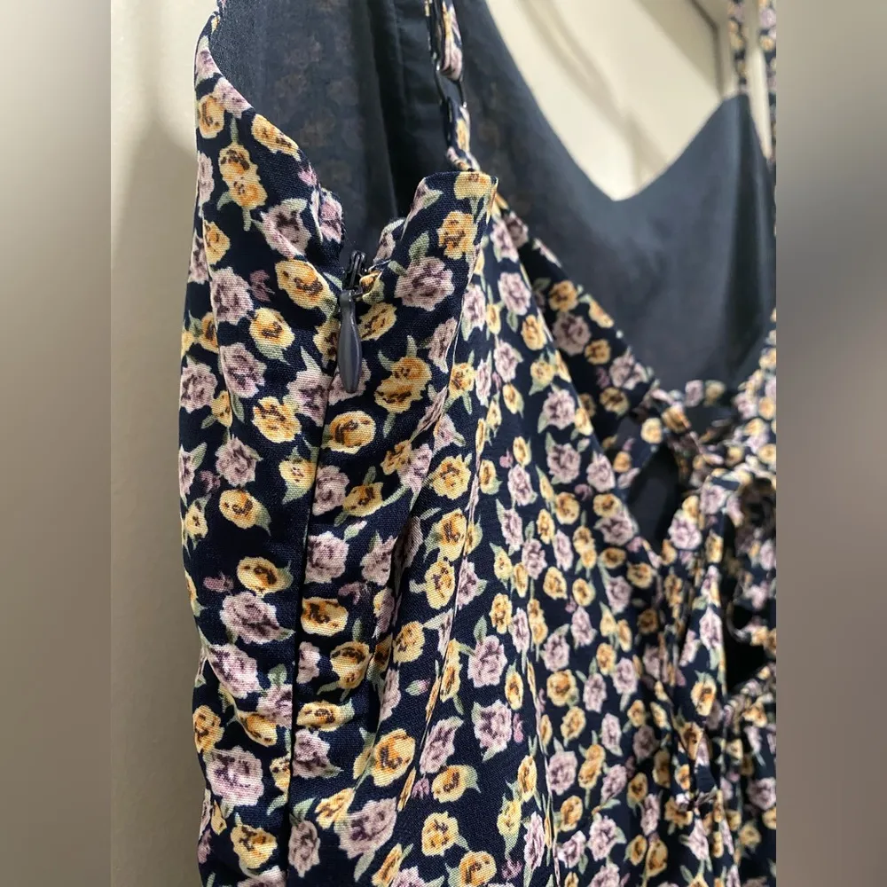 NWT  90s Inspired Floral Summer Mini Dress With Criss Cross Tie Back - Image 9