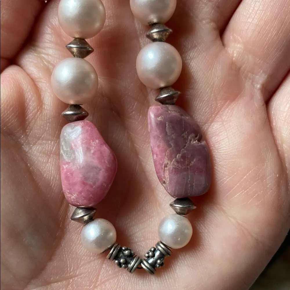 Vintage Elegant Pink Pearl & Rhodonite stone Necklace - Image 5