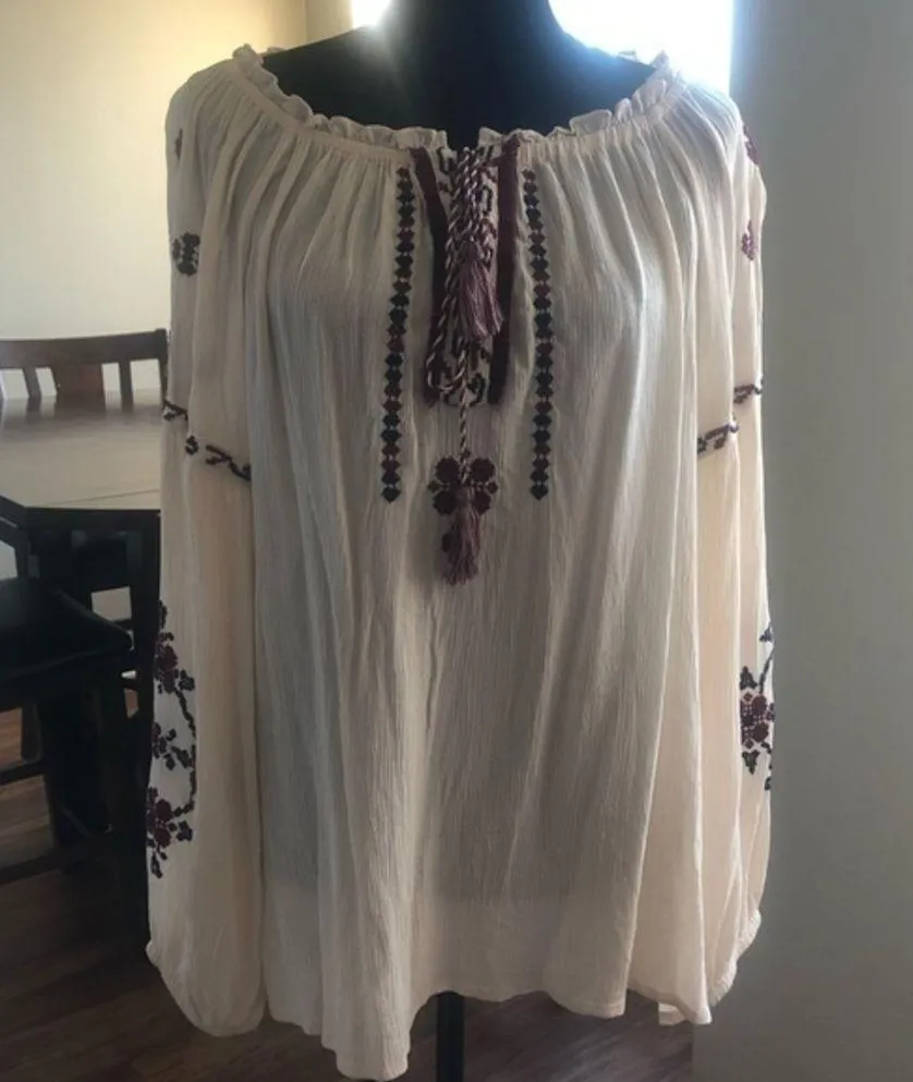 New Women’s Jonn Paul Richard Embroidered Blouse - Image 2