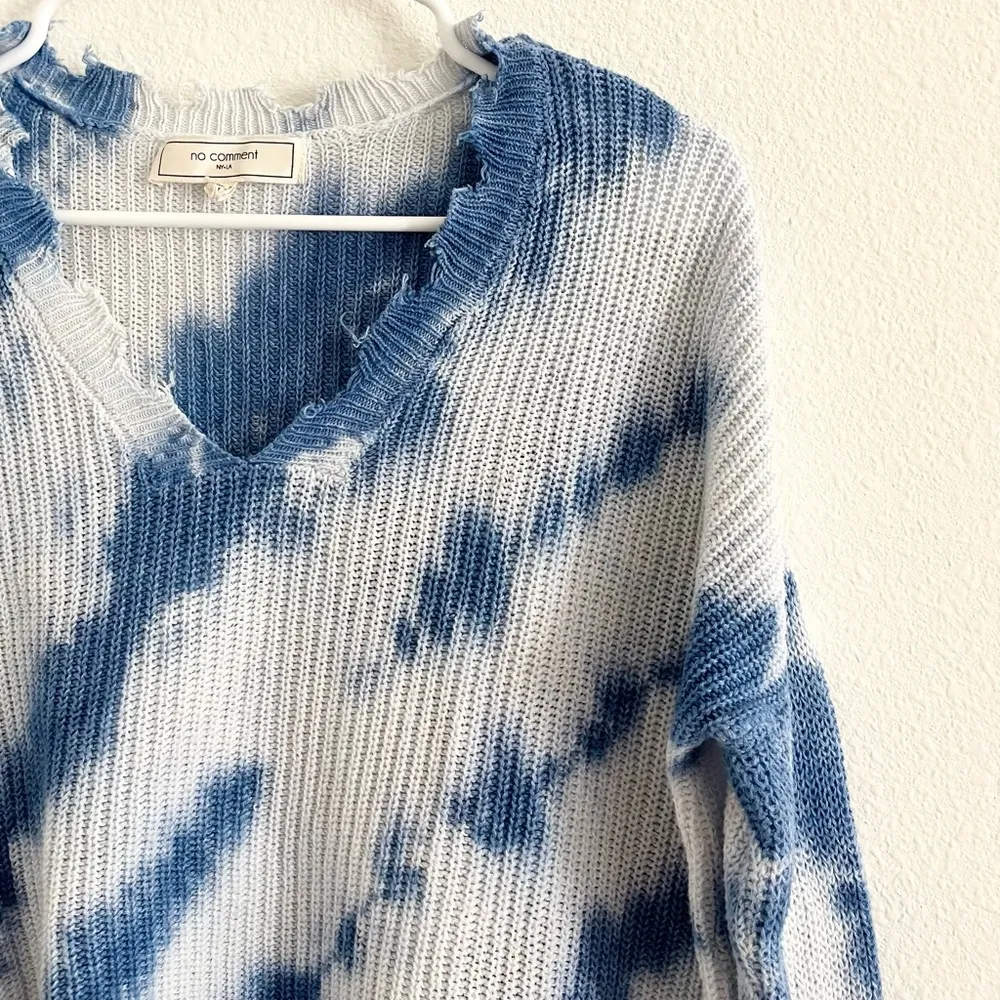 No Comment Cropped Blue White Tie Dye V-Neck Distressed Pullover Sweater Small - Image 2