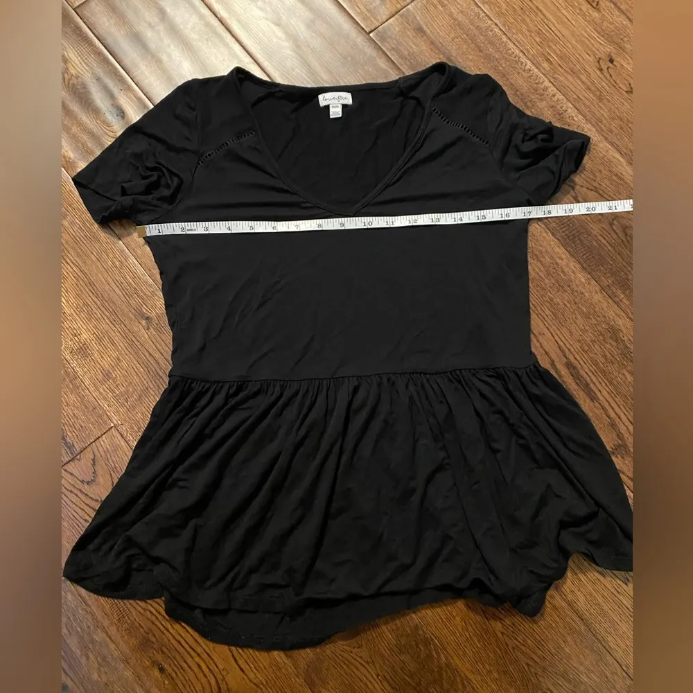 Black Peplum V - Image 9