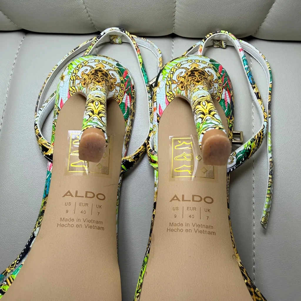 Aldo Women's Floral Gold Chain Heels size 9 stiletto shoes - Image 3
