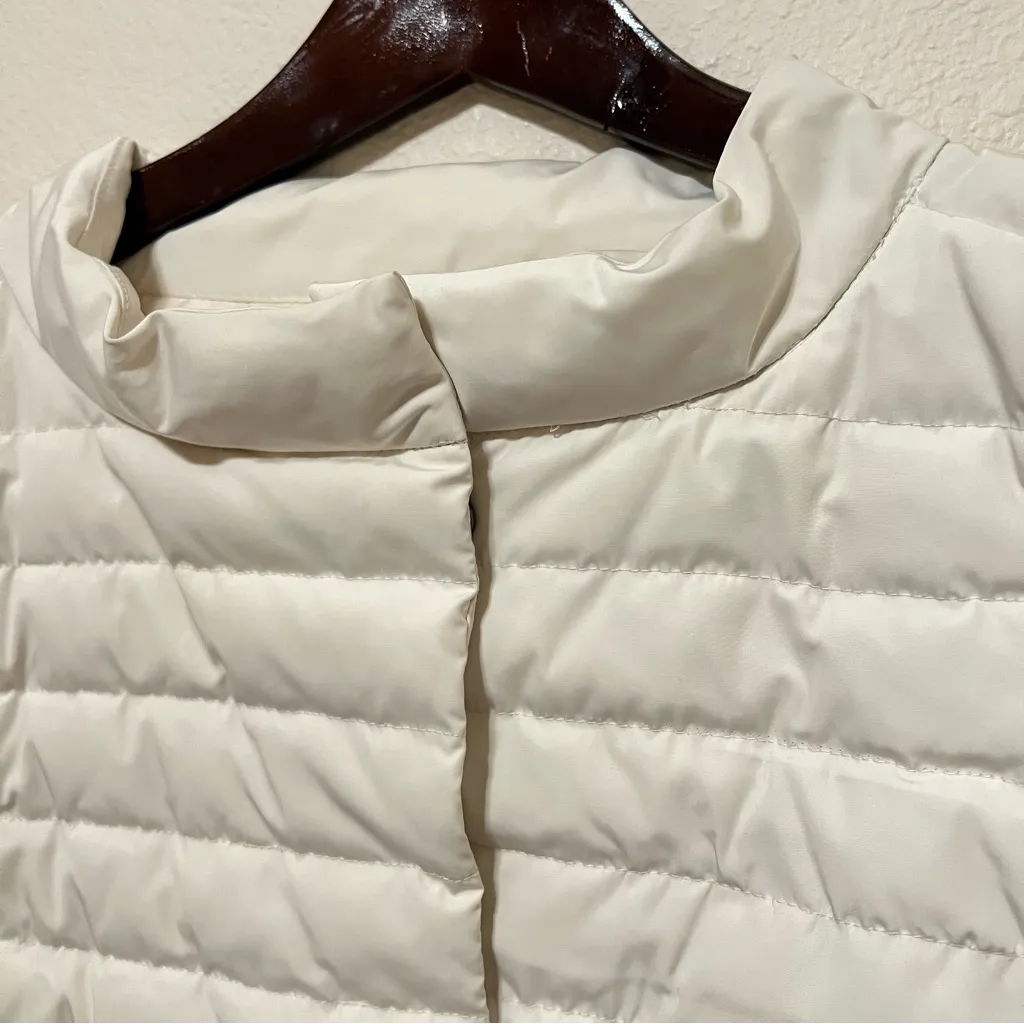 Talbots minimalist puffer Jacket, boxy cut, down filled lightweight ivory,size L - Image 10