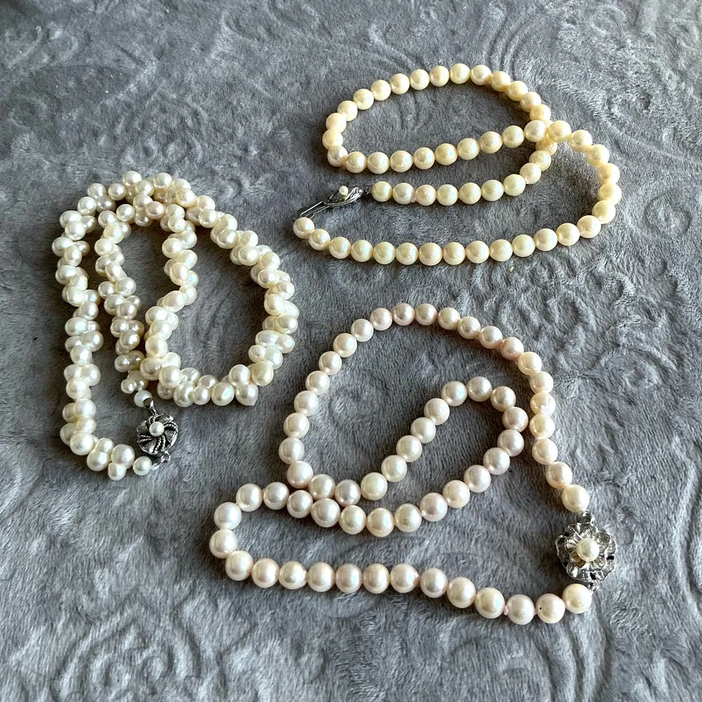 Authentic vintage pearl necklace 💖 - Image 11