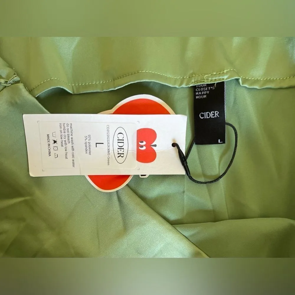 NWT.  Cider Women’s green satin mini skirt. - Image 3