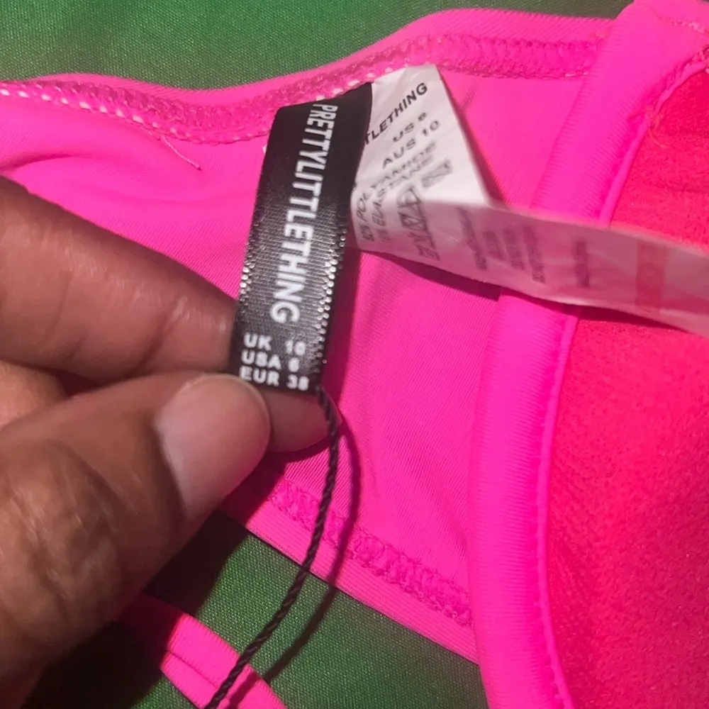 NWT Prettylittlething Vibrant Pink Underwired Tanga Women's Bikini size 6 - Image 6