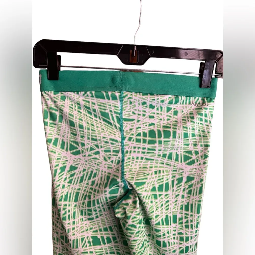 Nike Pro Cool Tracer Womens Capri Legging Crop Pant Print Green White Sz Medium - Image 5