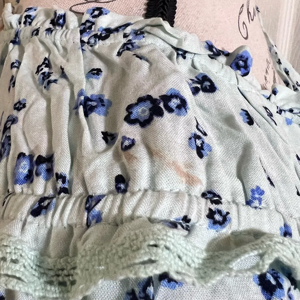 Como Vintage V- Neck Floral Top - Image 8