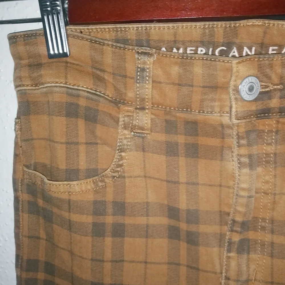 American Eagle 4 26/27 High Waisted Plaid Skinny Jeans in Mustard - Image 5