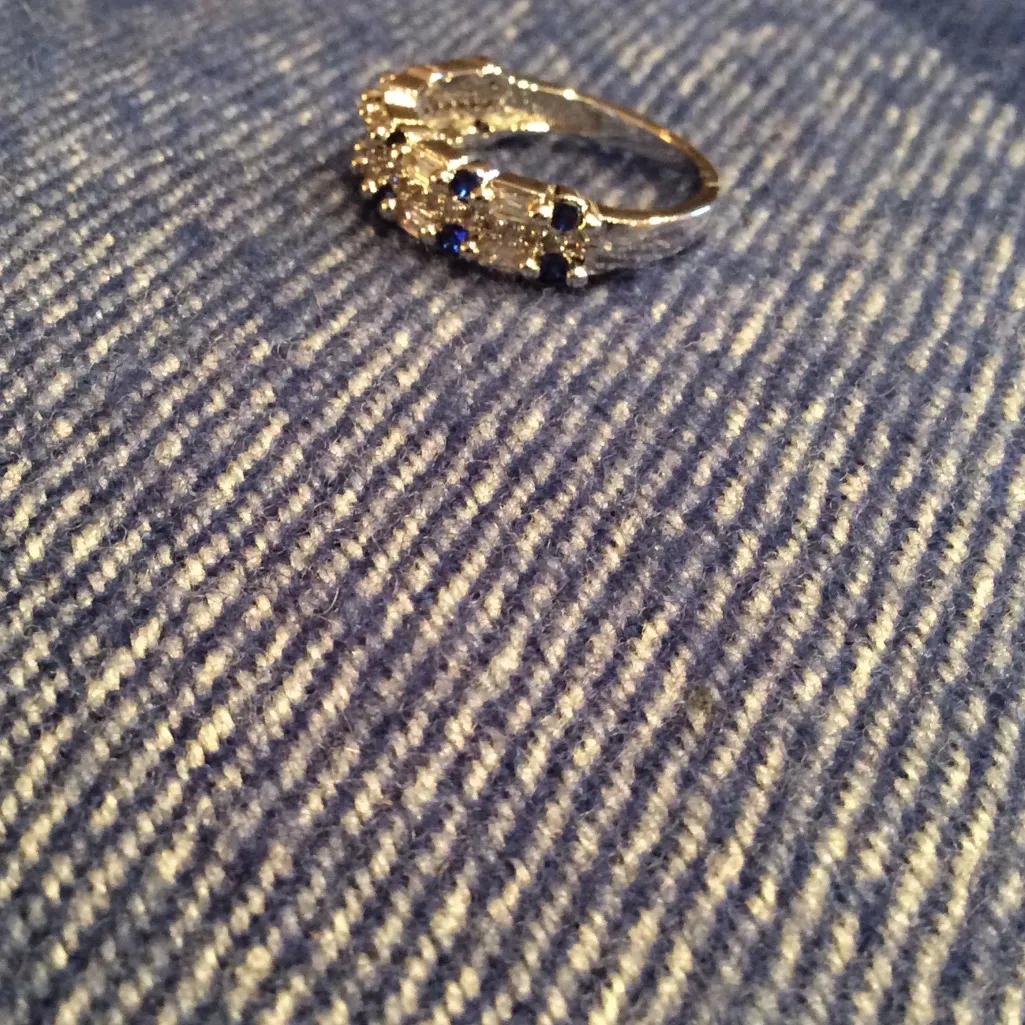 Breathtaking Blue and White Sapphire Band Ring Size 6 - Image 4