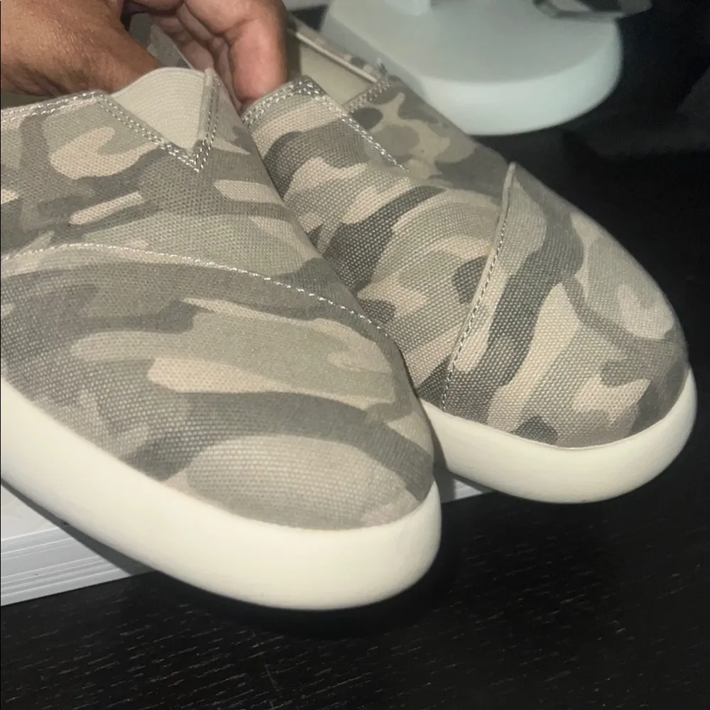 Toms camo Loafers Slip-Ons 9.5 - Image 7