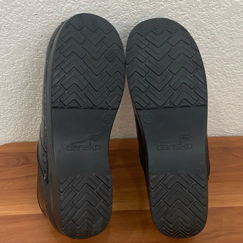 906020202 Professional Clog Black Tooled Leather Clogs Size 39 8.5-9US - Image 8