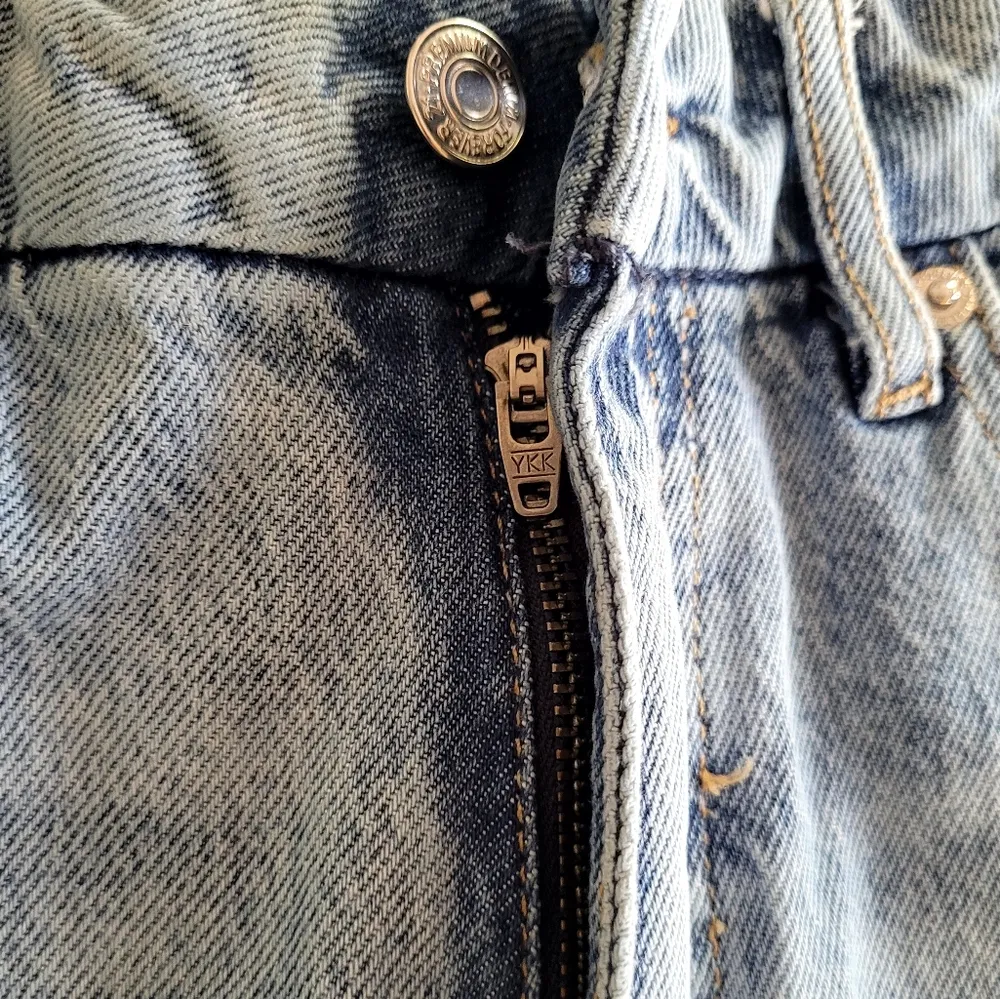 Forever 21 Curved Flare Jeans Light Wash Womens Size 28 - Image 3