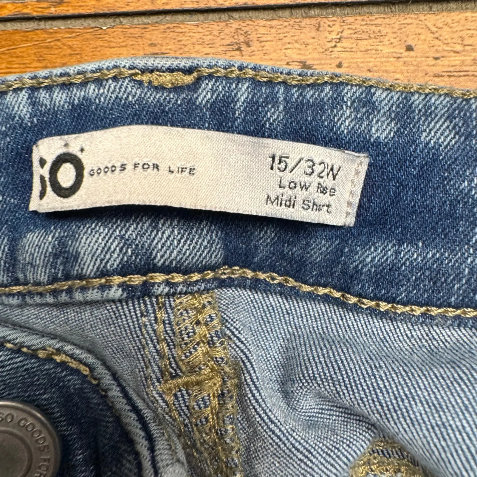 SO Jeans Womens Low Rise Midi Shorts Distressed Cuffed Denim Size 15 Blue - Image 2