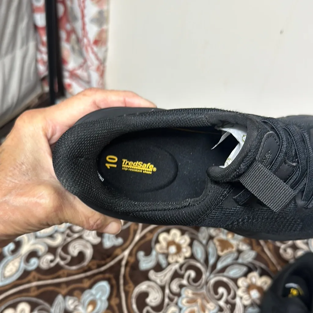 Tredsafe Sleek Black Athletic Shoes with Breathable Mesh Upper anti slip unisex Size 10 - Image 3