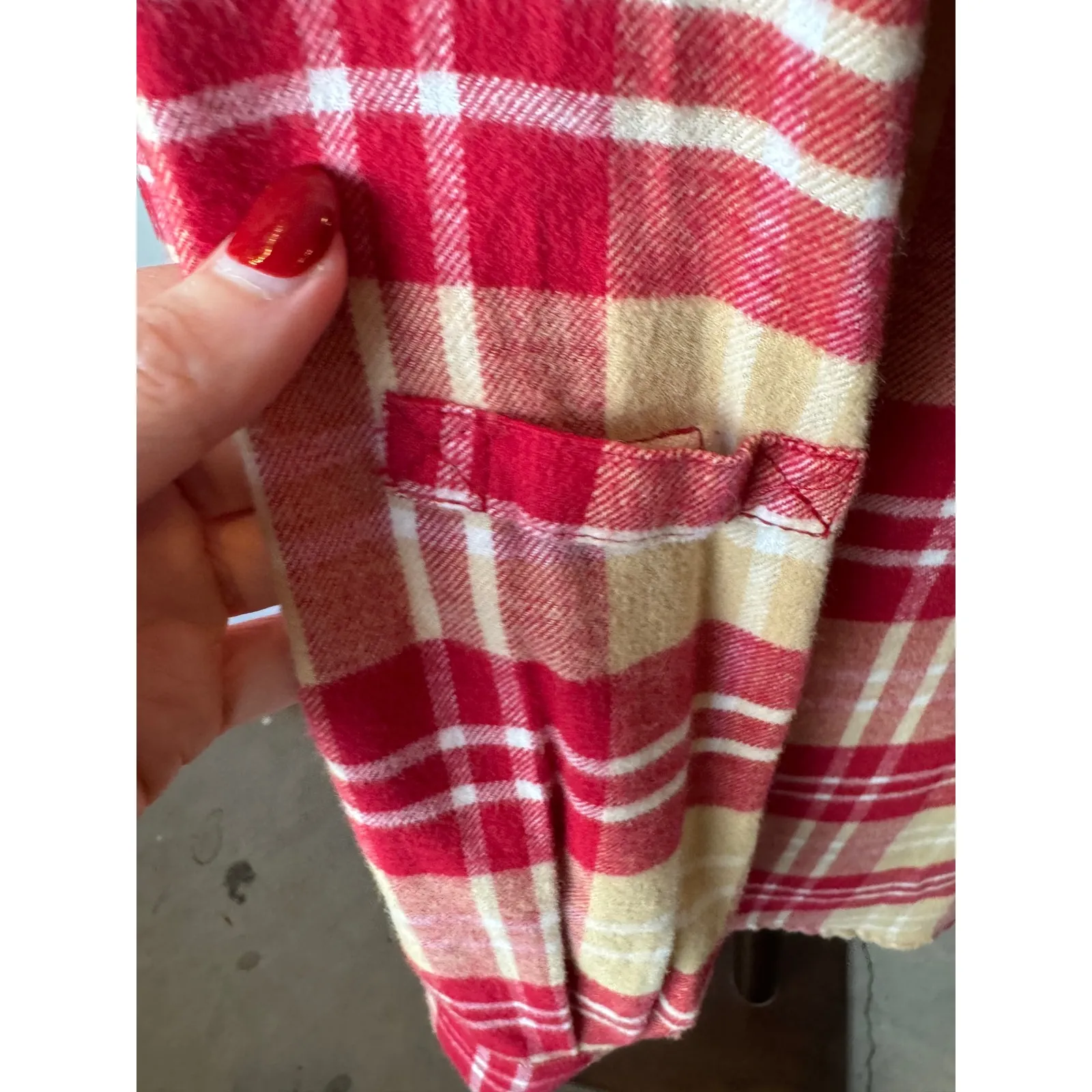 Tyler Boe Shirt Women Medium Red Tan Plaid Cotton Flannel Button Down Top Preppy - Image 9