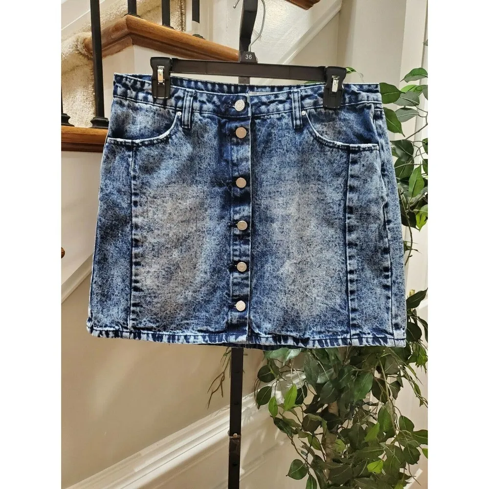 Refuge Women's Blue Denim Cotton A-Line Pull On Short Jeans Skirt Size Large - Image 3