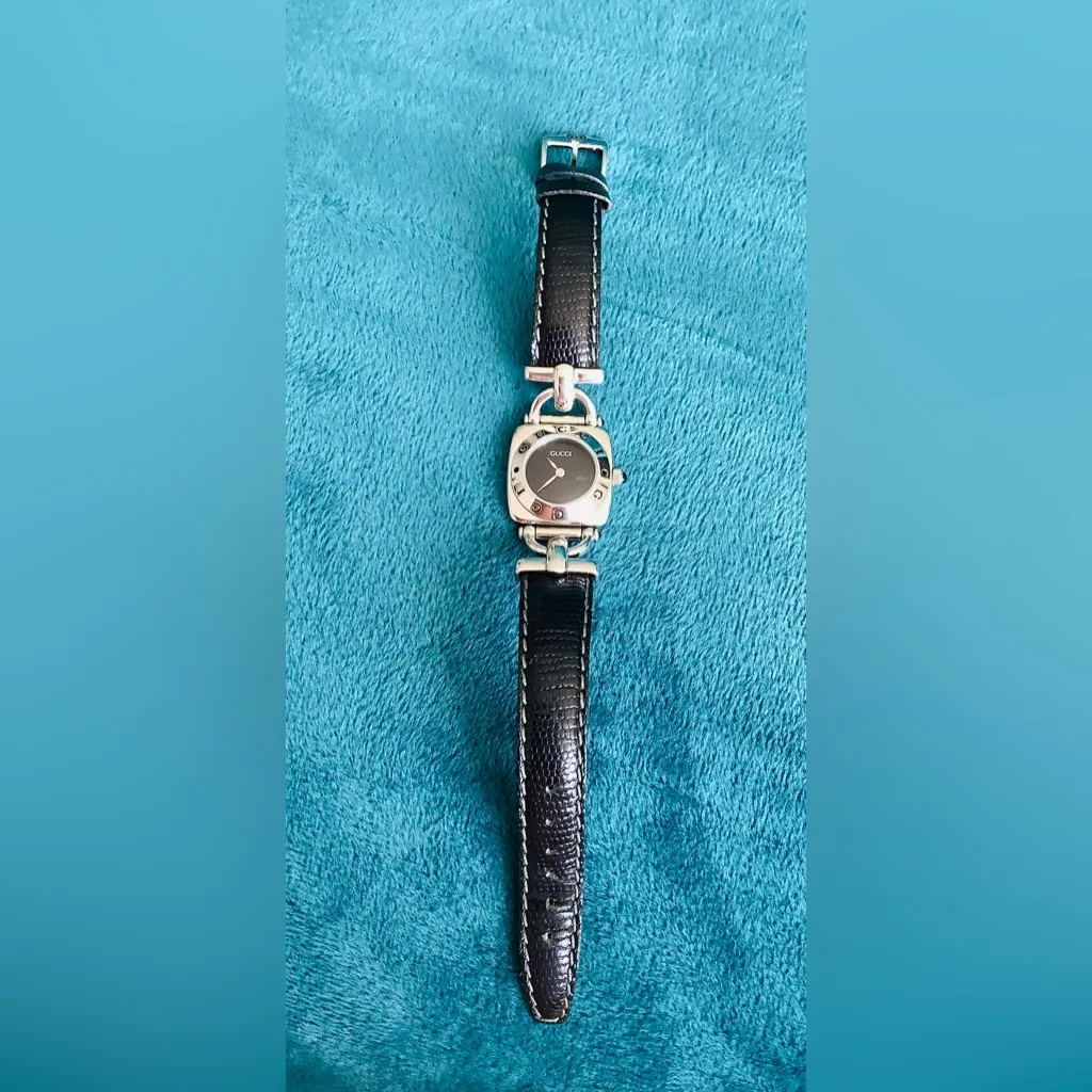 Dressy 🌹modern🌹GUCCI🌹watch🌹 - Image 3