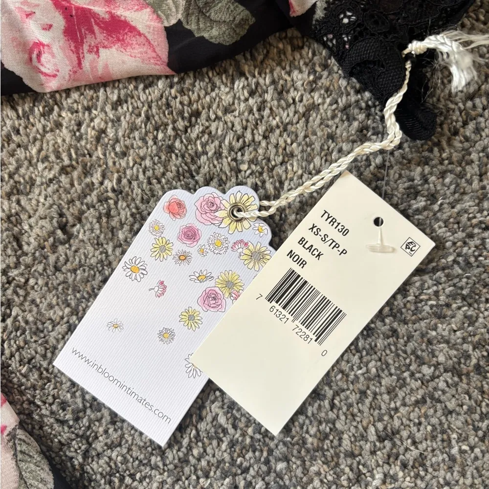 In Bloom Floral Lace Wrap Robe Pink Size XS - Image 3