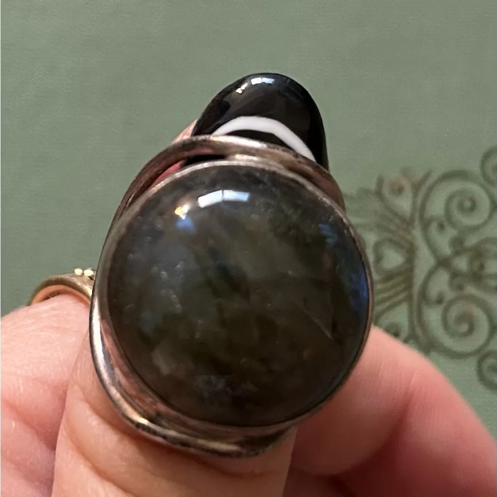 Sterling Silver Ring with huge LABRADORITE cab Black Size 8 - Image 2
