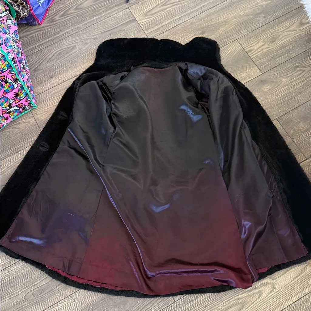 One of a kind Black genuine leather and Faux Fur Coat Size M - Image 5