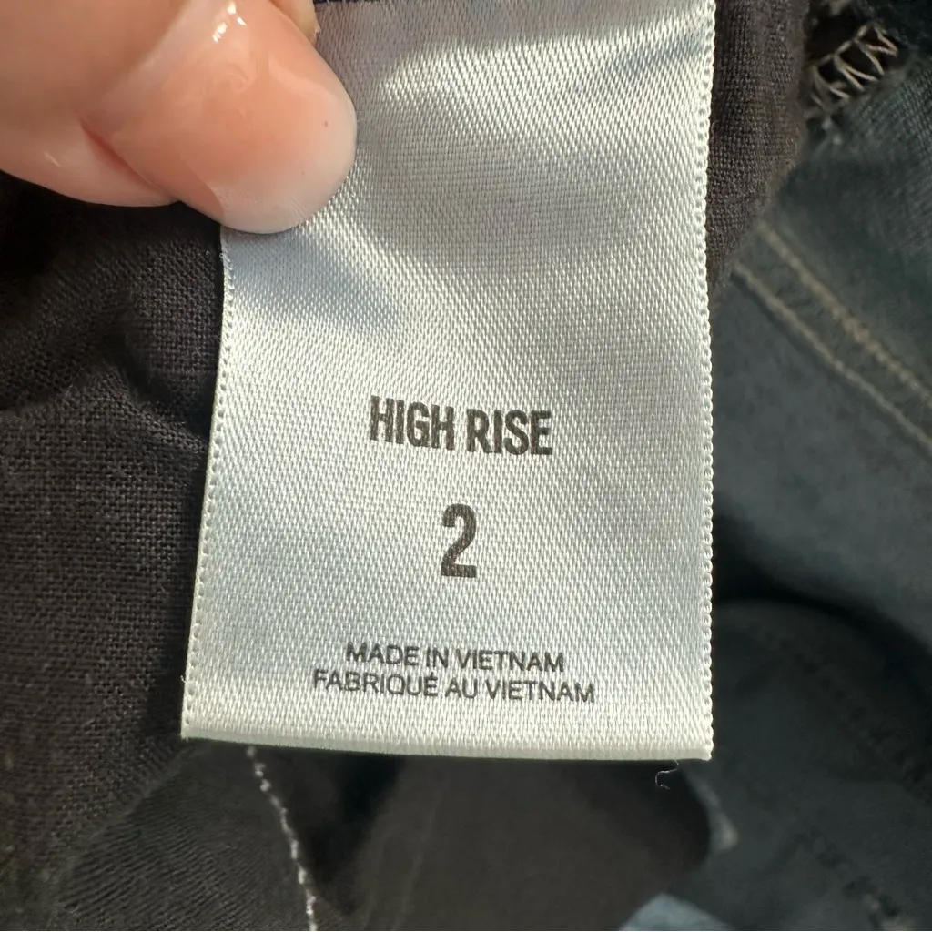 Express High Rise Women's Denim Shorts with Floral Embroidery, Size 2 - Image 5