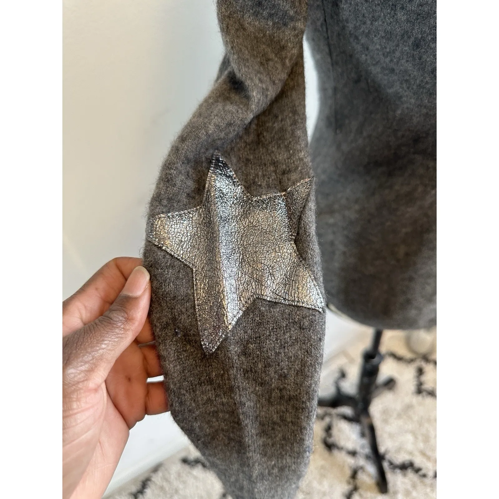 ZADIG & VOLTAIRE Cici Patch Cashmere Sweater in‎ Gray Small - Image 4