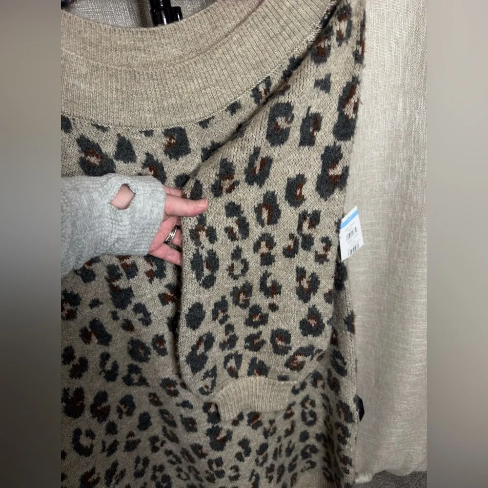 Steve Madden Leopard Print Sweater Dress NWT size large- has security device - Image 5