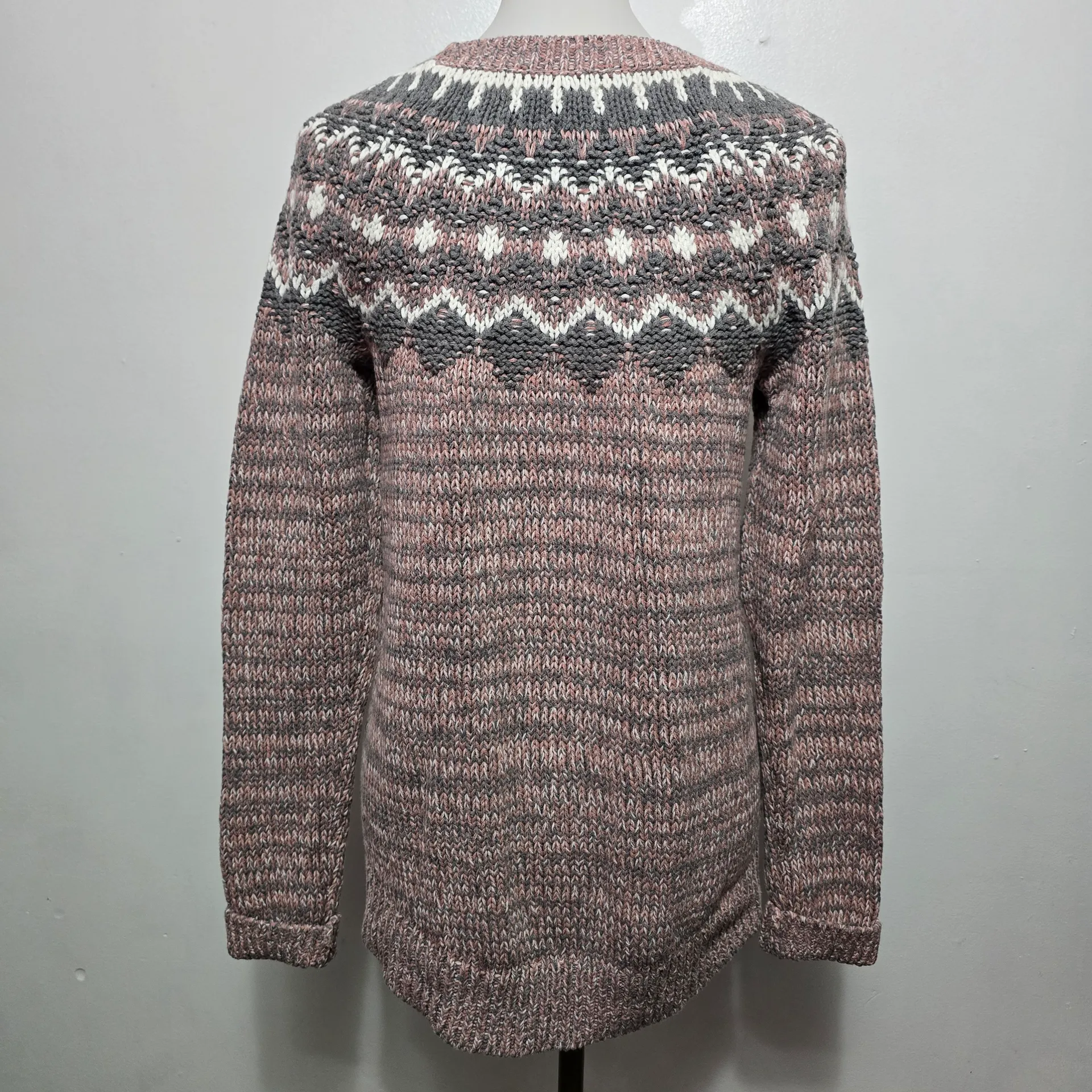 G.H. Bass Pink Gray Fair Isle Crew Sweater Medium Scandi Cabin Preppy - Image 5