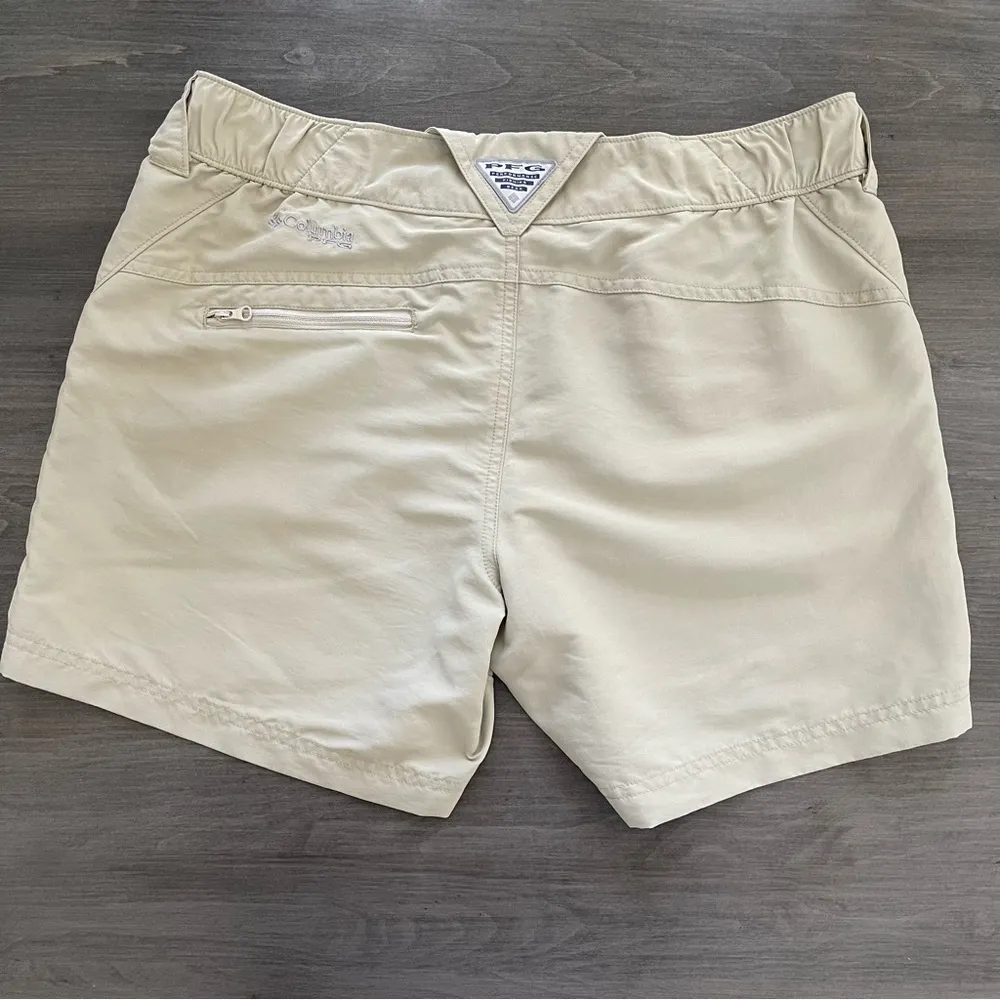 Columbia Bonehead women PFG beige tan shorts size M - Image 8