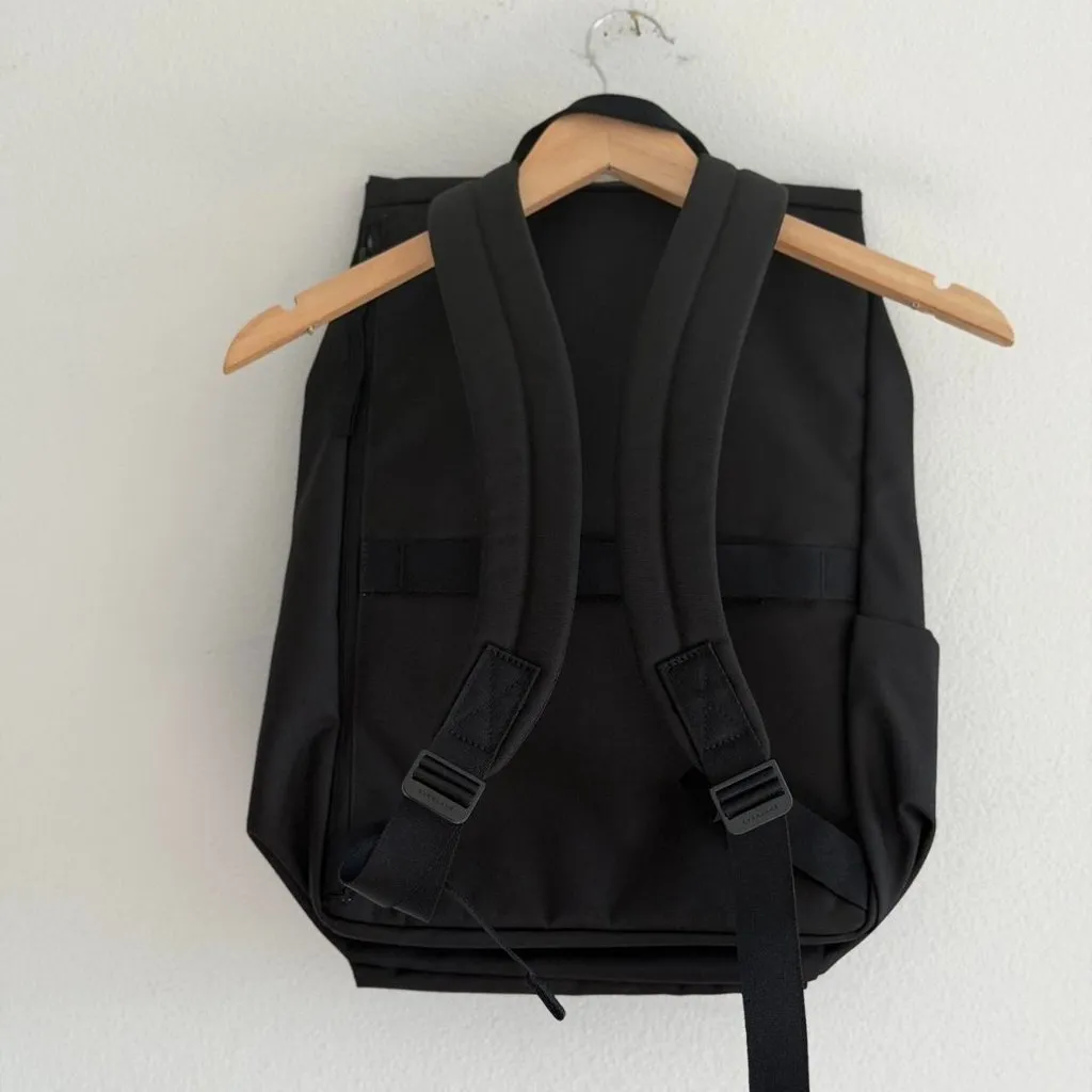 Everlane The Renew Transit Backpack in Black - Image 9