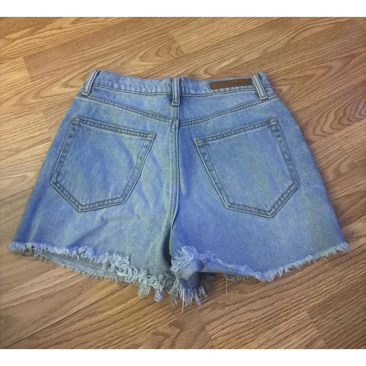 Cello Jean Shorts Size Small - Image 5