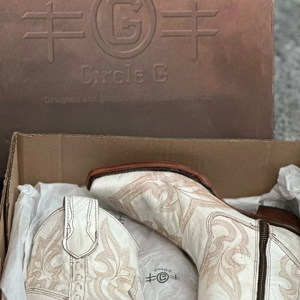 Circle G Cream Embroidered Ankle Booties - Image 8